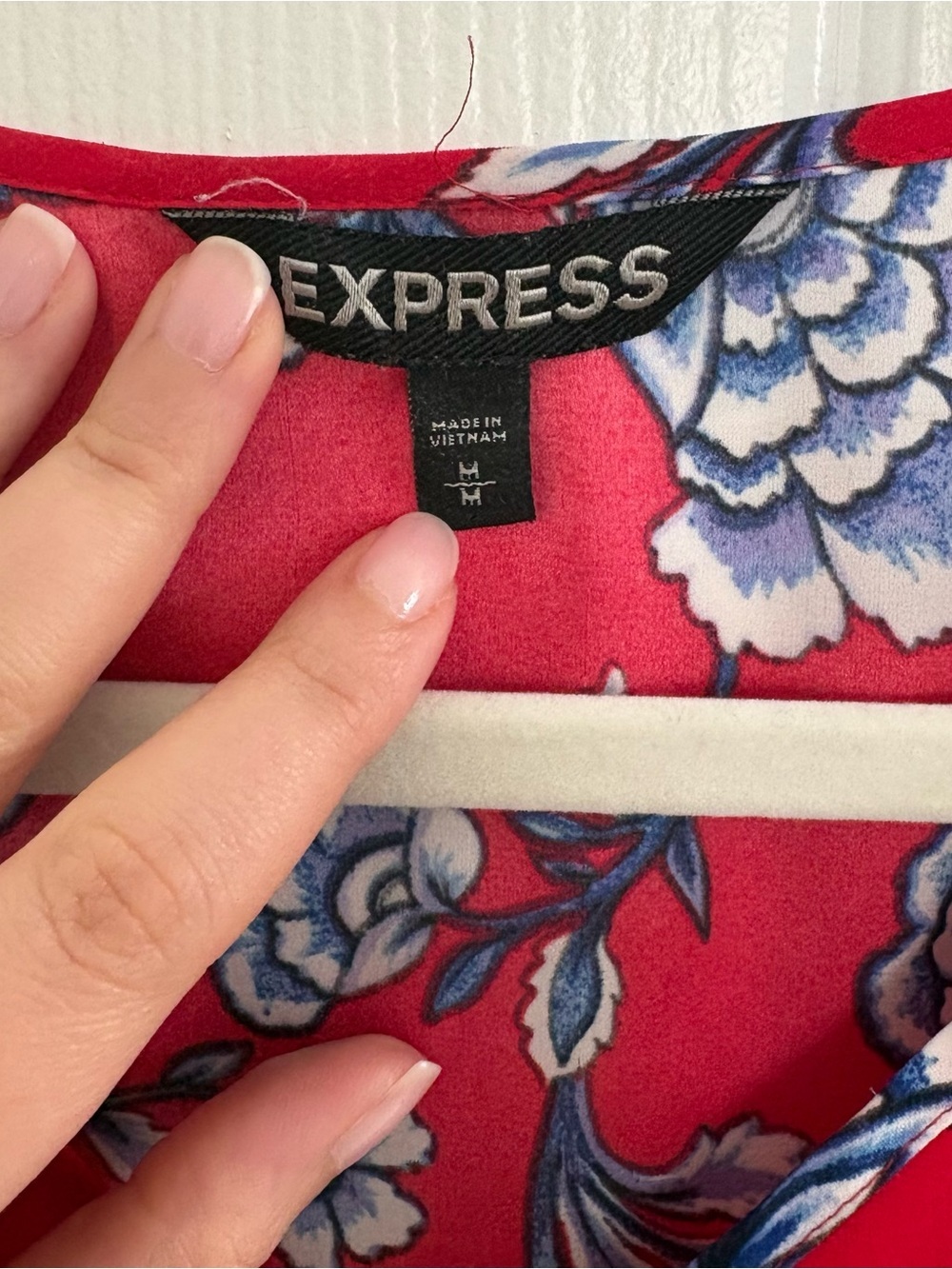 Express Red Floral V-Neck Cold Shoulder Blouse with Blue-White Print - Picture 3 of 5